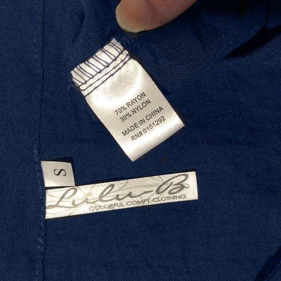 Lulu B Women's Size S Navy Blue Round Neck 3/4 Sleeve Front Pocket Blouse - Picture 5 of 8